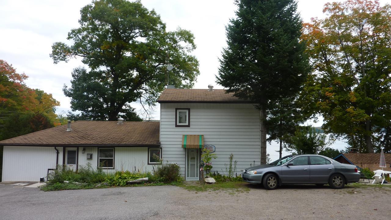Silver Springs Cottage Resort Harcourt Exterior photo